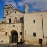 Il Monastero femminile di San Giovanni Evangelista a Lecce, l� dove da secoli le suore preparano famosi dolci di mandorla